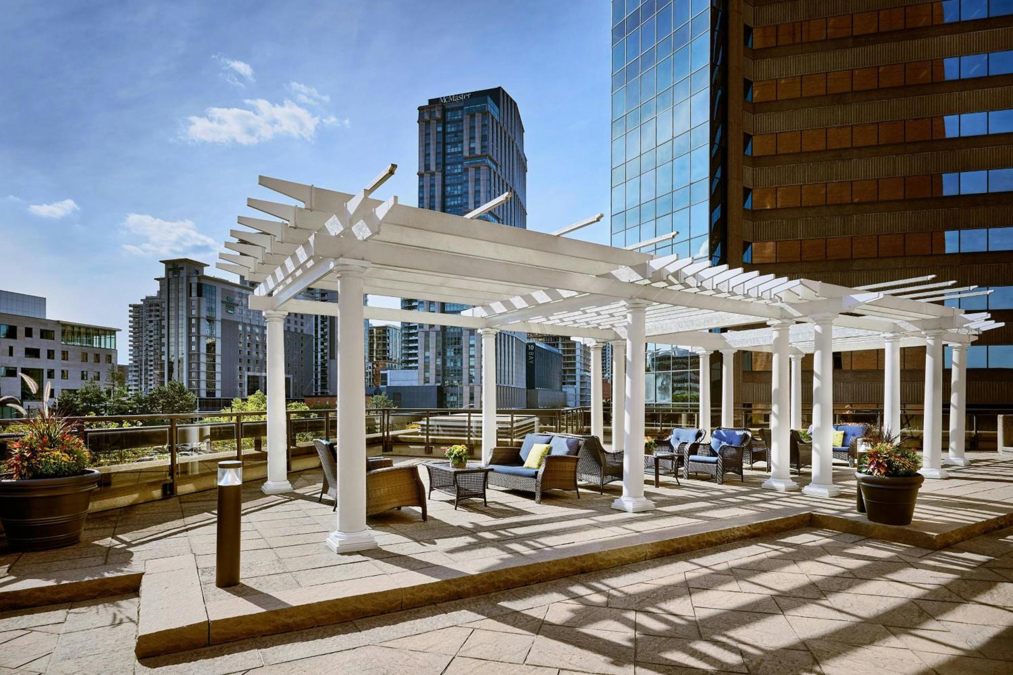 Sheraton Hamilton Hotel Exteriör bild